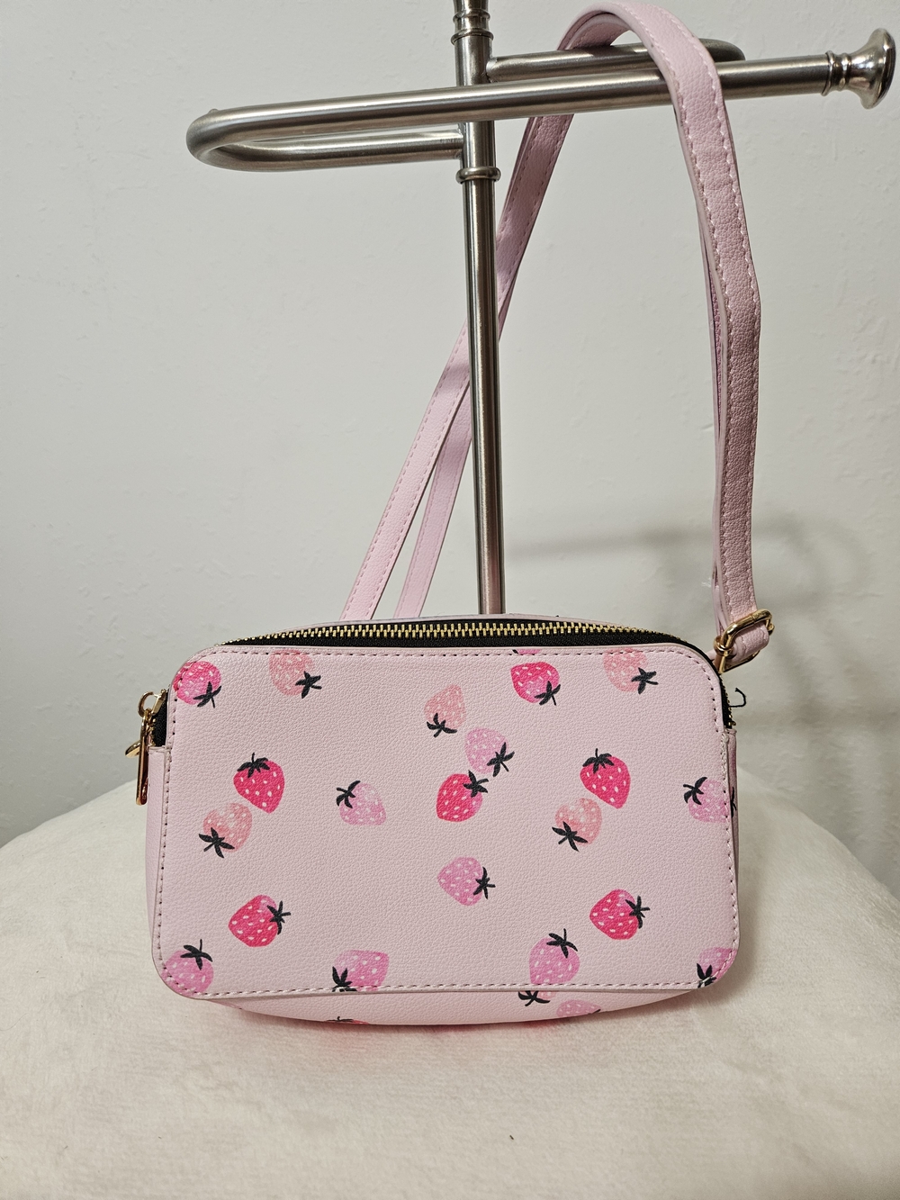 Claire's
Pink Strawberry Print Camera Crossbody Bag